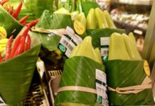 Supermercado eliminó fundas por hojas de plátano