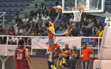 Hoyeros de Santa Ana vencen a los Tiburones de Ribera del Jaya en inicio del Basket Barrial SFM