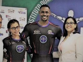 IDFF entrega uniformes a atletas que participarán en varios eventos internacionales de fisiculturismo y fitness