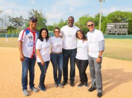 Personalidades se la juegan en torneo de Beep Béisbol