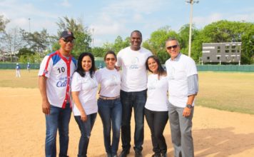 Personalidades se la juegan en torneo de Beep Béisbol