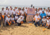 Colaboradores realizan jornada de limpieza en la costa de Guibia