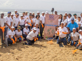Colaboradores realizan jornada de limpieza en la costa de Guibia