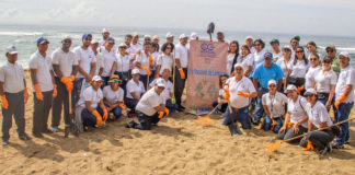 Colaboradores realizan jornada de limpieza en la costa de Guibia