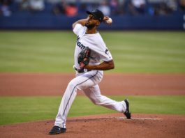 Alcántara blanquea a los Mets