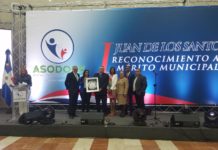 Reconocen a Julio Mariñez por sus aportes a la Municipalidad