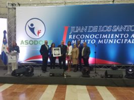 Reconocen a Julio Mariñez por sus aportes a la Municipalidad