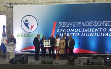 Reconocen a Julio Mariñez por sus aportes a la Municipalidad