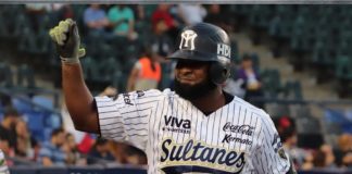 Yamaico Navarro empata dos récords en la Liga Mexicana