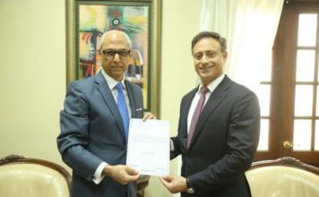 Gobierno recibe título de propiedad acredita al Estado como propietario de Bahía de las Aguilas