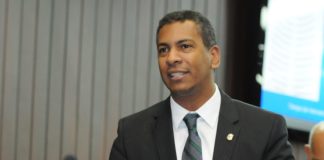 Diputado Demóstenes Martínez aclara que proyecto de su autoría no solicita cambiar el nombre de Manolo Tavárez por Juan de los Santos a carretera de San José de Las Matas