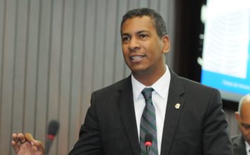 Diputado Demóstenes Martínez aclara que proyecto de su autoría no solicita cambiar el nombre de Manolo Tavárez por Juan de los Santos a carretera de San José de Las Matas