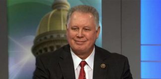 Otro congresista de Estados Unidos se opone a la reelección de Danilo Medina