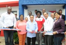 Fiordaliza Cofil recibe su vivienda en Guaymate del INVI y MIDEREC