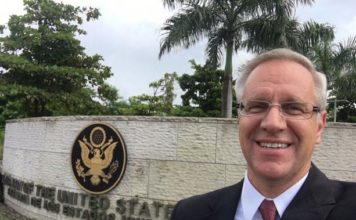 EEUU afirma que el respeto a la Constitución es compromiso con la democracia