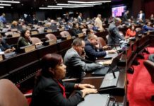 Diputados aprueban resolución que exige lectura obligatoria de la biblia en escuelas