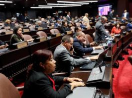 Diputados aprueban resolución que exige lectura obligatoria de la biblia en escuelas