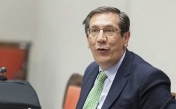 Jurista español advierte reforma para la reelección sería un “golpe de estado constitucional”