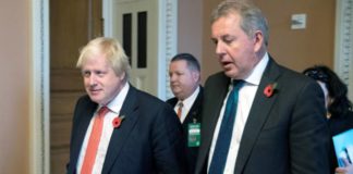 Dimite el embajador del Reino Unido en Washington tras la filtración de sus informes críticos con Trump