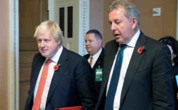 Dimite el embajador del Reino Unido en Washington tras la filtración de sus informes críticos con Trump