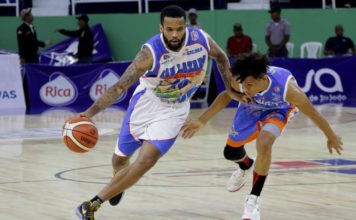 San Lázaro pone un pie en la serie final del TBS Distrito 2019