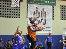 Kenneth Jones encabeza triunfo de Santa Ana en inicio del TBS de SFM