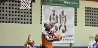 Kenneth Jones encabeza triunfo de Santa Ana en inicio del TBS de SFM