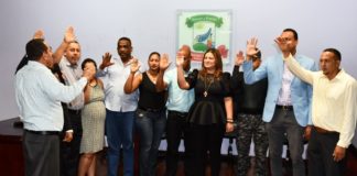 Juramentan a Laissa Bonnelly en Comité Organizador del Torneo de Baloncesto de Tamboril