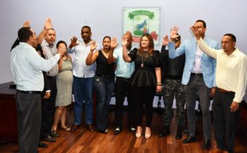 Juramentan a Laissa Bonnelly en Comité Organizador del Torneo de Baloncesto de Tamboril