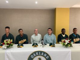 Atléticos firman al SS Robert Puasón y otros 10 jugadores internacionales