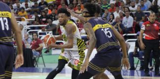 Barias pica delante al vencer al Mauricio Báez en inicio de la Serie Final del TBS Distrito 2019