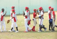 Tiburones vencen por paliza a los Tabaqueros