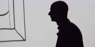 ¿A qué se dedicaba Jeff Bezos antes de fundar Amazon hace 25 años (y cómo se le ocurrió la idea)?