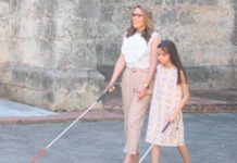 El bastón blanco, un compañero de viaje para los niños con ceguera