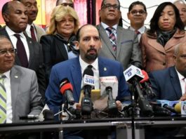 Diputados llaman al presidente Medina a ordenar retiro de militares del Congreso Nacional