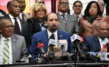 Diputados llaman al presidente Medina a ordenar retiro de militares del Congreso Nacional