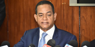 Julio César Valentín desautoriza a Alejandro Montás hablar por los legisladores