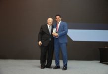 FIBA reconoce a Rafael Uribe ganador del Premio de los Presidentes