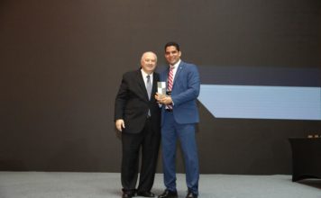 FIBA reconoce a Rafael Uribe ganador del Premio de los Presidentes