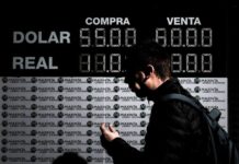 Se desploma en Argentina el peso y la Bolsa