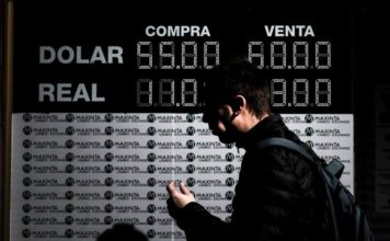 Se desploma en Argentina el peso y la Bolsa