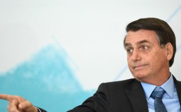 Bolsonaro critica la decisión de Macron de incluir los incendios del Amazonas en la agenda del G-7