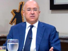 Domínguez Brito favorece reforma para habilitar a Danilo y que se haga ya