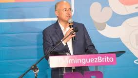 Domínguez Brito a Leonel al retarlo a debatir: “Si le da miedo, escríbame por WhatsApp”