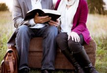 Una mujer busca el divorcio porque su marido «le quiere demasiado»