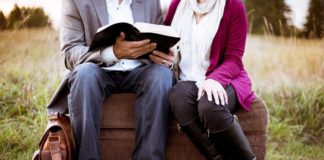 Una mujer busca el divorcio porque su marido «le quiere demasiado»