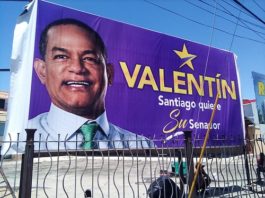 Seguidor de Abel Martínez inrrumpe y hace un lío en mitin de senador Valentín