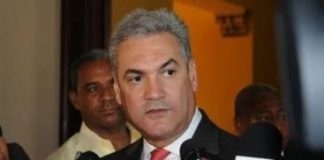 Gonzalo Castillo sigue en nómina de Obras Públicas pese a renuncia de su cargo