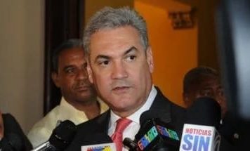 Gonzalo Castillo sigue en nómina de Obras Públicas pese a renuncia de su cargo