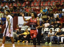 Manuel Fortuna conduce triunfo de Leones en apertura LNB